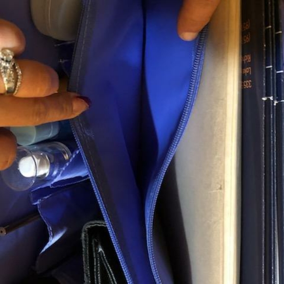 A PRIORI MAKEUP, COMPUTER ,EVERY DAY,PROFESSIONAL BAG. - Picture 9 of 16